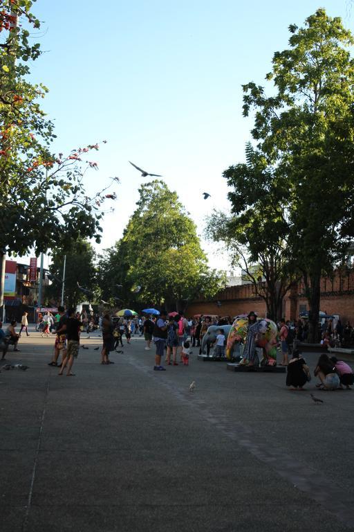 Z'S Hostel At Tha Phae Gate Chiang Mai Exterior photo